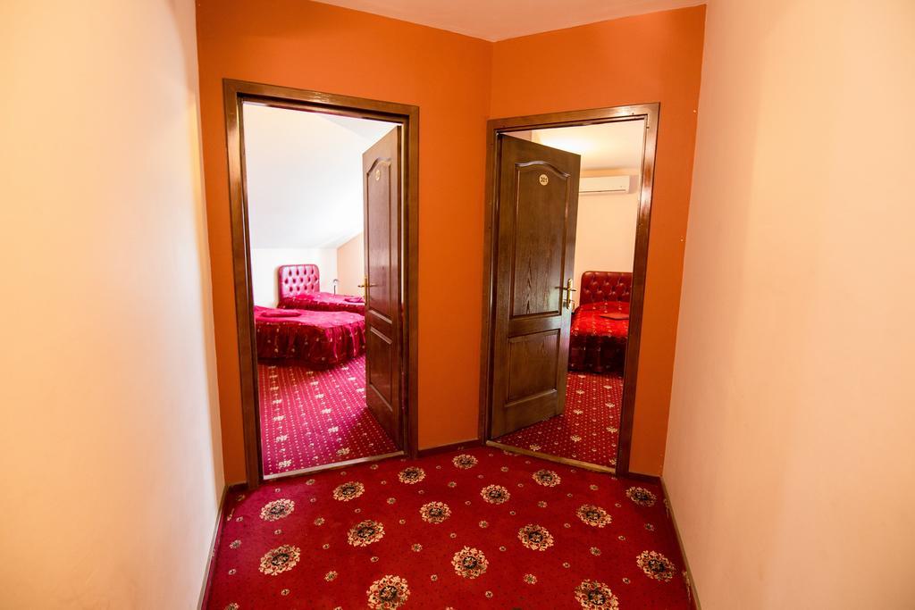 Pensiunea Crystal Valea Lupului  Exterior foto